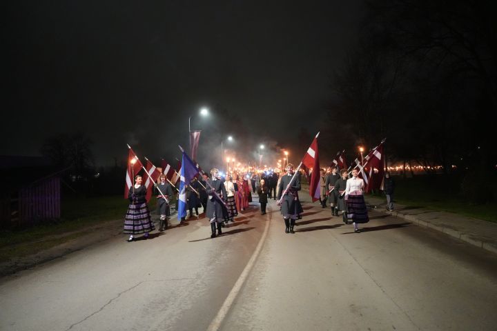 FOTO: Ogre svin Lāčplēša dienu