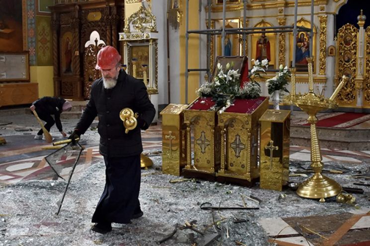 Attēls rakstam: Krievu garīdznieki liedz ukraiņiem lūgties baznīcā okupētajā teritorijā