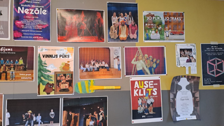 FOTO: Trīs Ogres novada izglītības iestāžu teātru kolektīvi veiksmīgi pārstāv novadu festivālā "... un es iešu un iešu!"