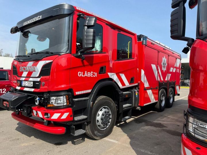 Ugunsgrēkā Ogrē dega sadzīves mantas