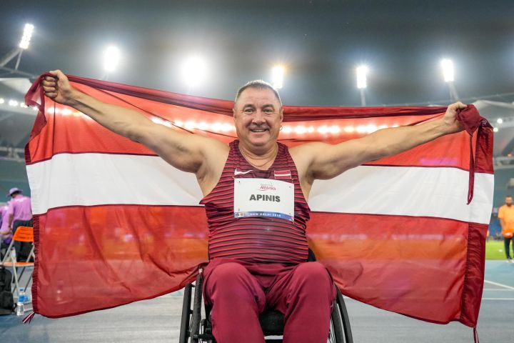 Bravo! Aigars Apinis izcīna zeltu Pasaules čempionātā Indijā