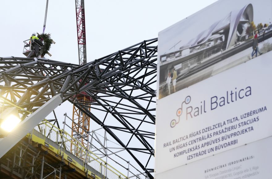 Valsts kontrole paziņojusi, ka "Rail Baltica" projekts ir apdraudēts: kurš par to visu maksās?