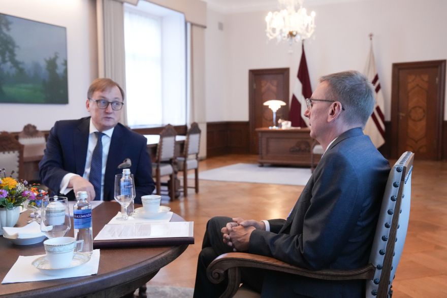Valsts prezidents ar Latvijas Bankas prezidentu pārrunā atbalstu ģimenēm ar bērniem mājokļu iegādei Latvijas reģionos