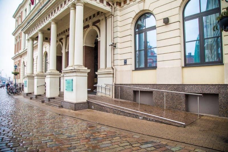 Pēc lielākās daļas iecirkņu saskaitīšanas Rīgā vadībā Šlesera LPV, bet domes sastāvs sadrumstalots