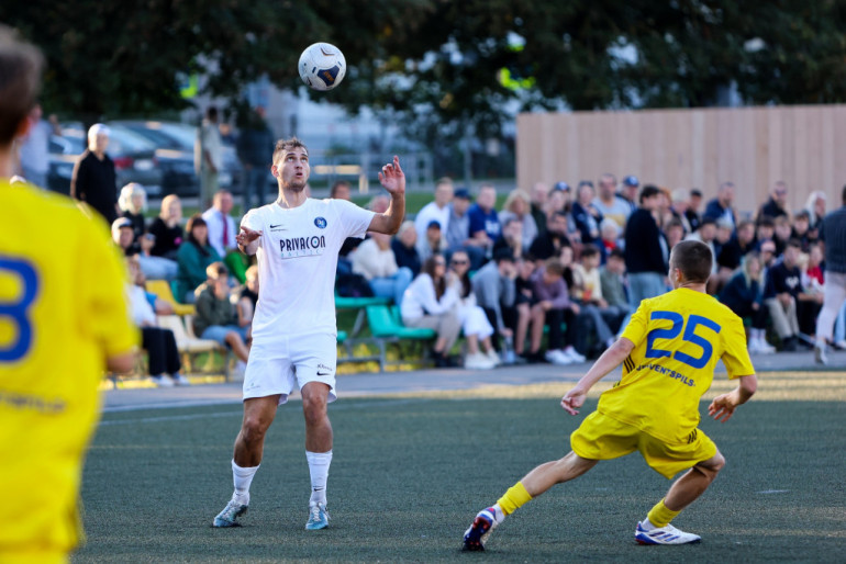 FOTO: Ogres futbolisti izcīna fantastisku uzvaru