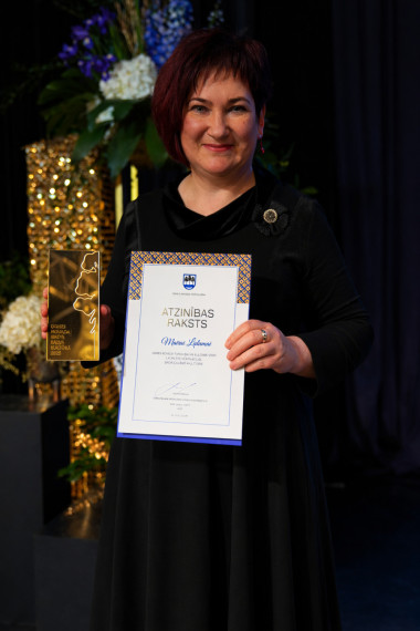 Foto: Dziesmas, teātris un radošums – Ogres novadā godināti gada kultūras laureāti