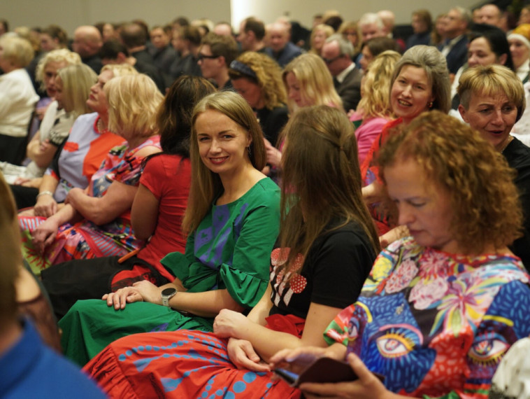 Foto: Dziesmas, teātris un radošums – Ogres novadā godināti gada kultūras laureāti