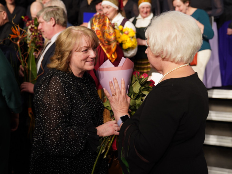 Foto: Dziesmas, teātris un radošums – Ogres novadā godināti gada kultūras laureāti