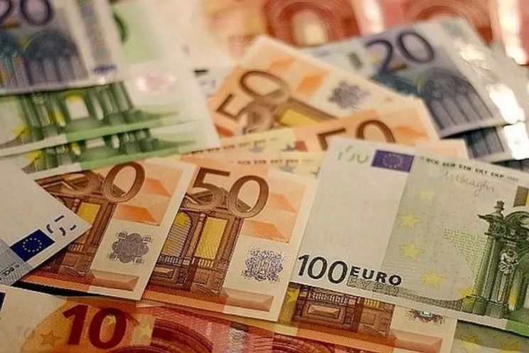 Attēls rakstam: Aptauja: 37% iedzīvotāju atgūto nodokļu pārmaksu plāno izmantot ikdienas tēriņiem