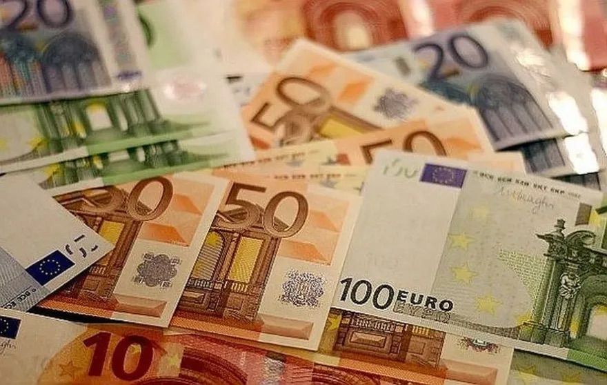 Aptauja: 37% iedzīvotāju atgūto nodokļu pārmaksu plāno izmantot ikdienas tēriņiem