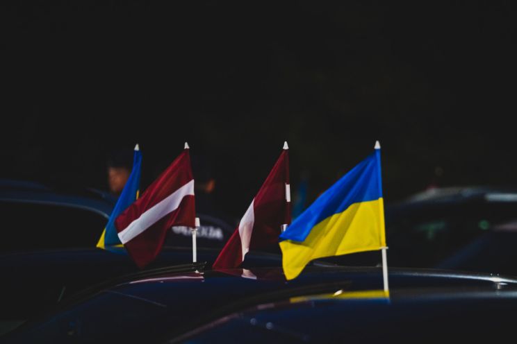 Attēls rakstam: Ukrainai nodos konfiscētu 21 automašīnu, tostarp luksusa spēkratu "Lincoln Navigator"