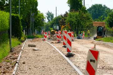 Attēls rakstam: Akmeņu ielā turpinās būvdarbi - divas nedēļas aicina nenovietot automašīnas darbu zonā