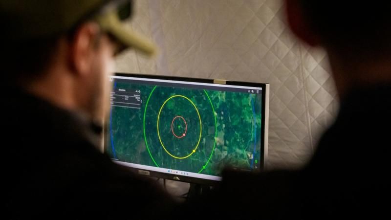 Drons Latvijā nemaz neielidoja, bet, visticamāk, detonēja Lietuvā: kas līdz šim zināms par rīta trauksmi?