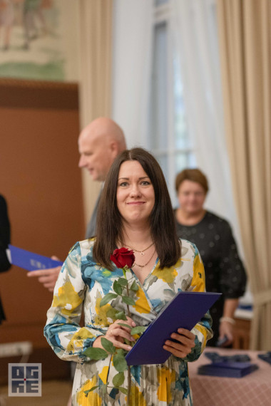 FOTO: Skolotāju dienas priekšvakarā godina titula “Ogres novada Gada pedagogs 2024” laureātus