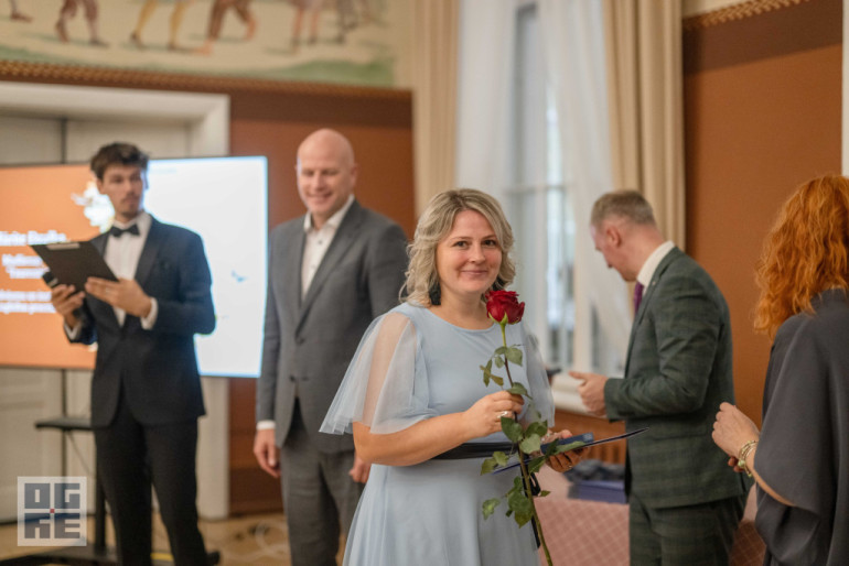 FOTO: Skolotāju dienas priekšvakarā godina titula “Ogres novada Gada pedagogs 2024” laureātus