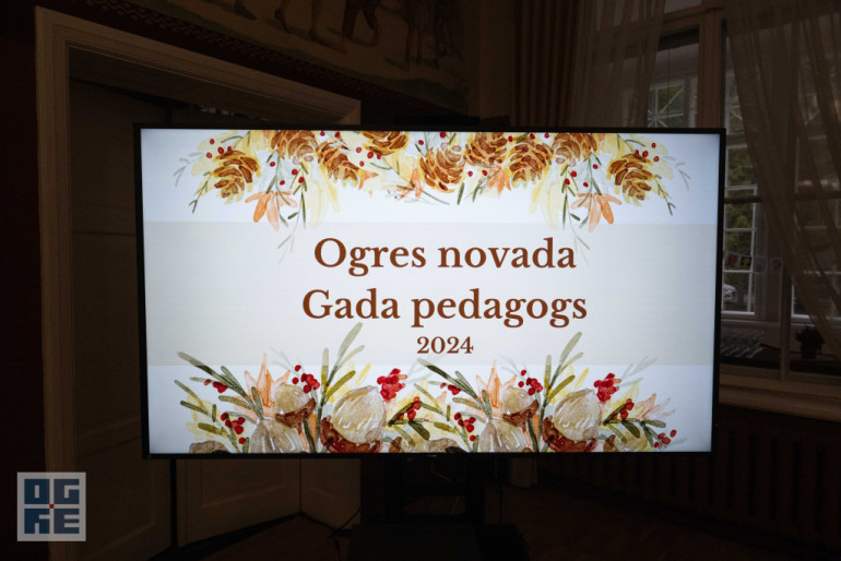 FOTO: Skolotāju dienas priekšvakarā godina titula “Ogres novada Gada pedagogs 2024” laureātus