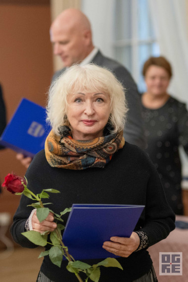 FOTO: Skolotāju dienas priekšvakarā godina titula “Ogres novada Gada pedagogs 2024” laureātus