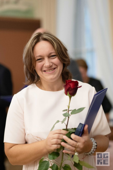 FOTO: Skolotāju dienas priekšvakarā godina titula “Ogres novada Gada pedagogs 2024” laureātus