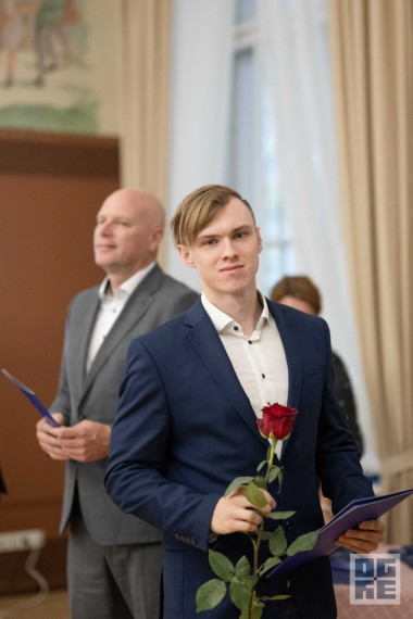 FOTO: Skolotāju dienas priekšvakarā godina titula “Ogres novada Gada pedagogs 2024” laureātus