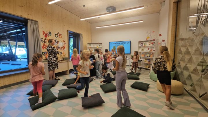 Ogres Centrālās bibliotēkas Bērnu literatūras nodaļā aizvadīts notikumiem bagāts septembris
