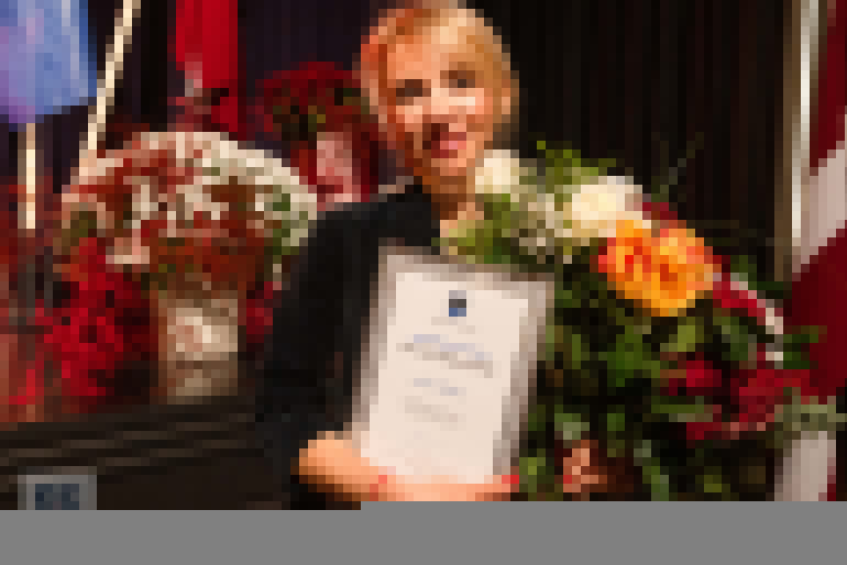 FOTO: Svinīgā pasākumā godināti Ogres novada Goda pilsoņi un Gada cilvēki