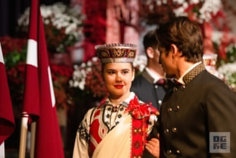 FOTO: Svinīgā pasākumā godināti Ogres novada Goda pilsoņi un Gada cilvēki