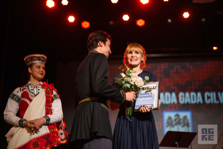 FOTO: Svinīgā pasākumā godināti Ogres novada Goda pilsoņi un Gada cilvēki