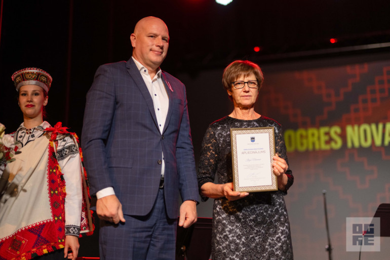 FOTO: Svinīgā pasākumā godināti Ogres novada Goda pilsoņi un Gada cilvēki