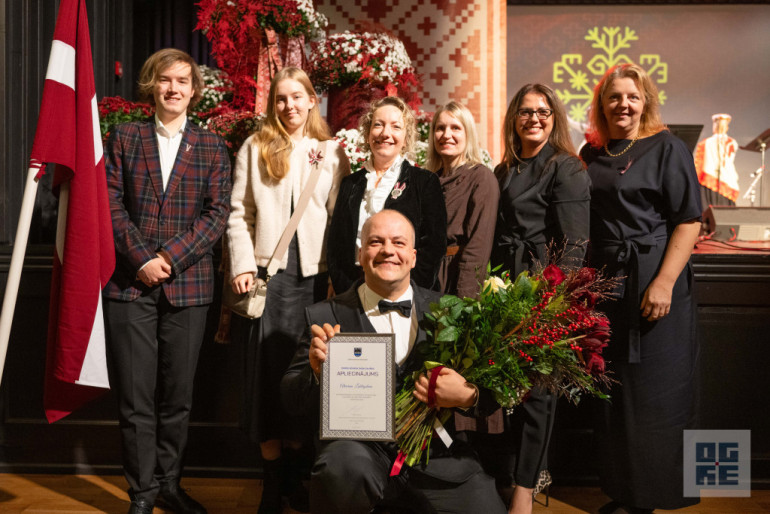 FOTO: Svinīgā pasākumā godināti Ogres novada Goda pilsoņi un Gada cilvēki