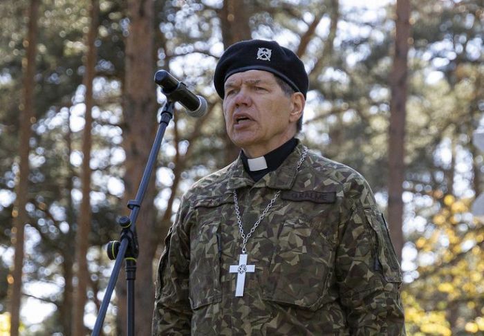 Guntis Kalme: Officium eruditi militis. Uzruna Brāļu kapos studentu korporāciju gājienā 18. novembrī