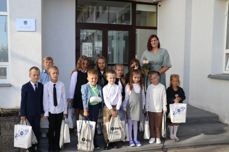 FOTO: Ogres novada skolās sācies jaunais mācību gads