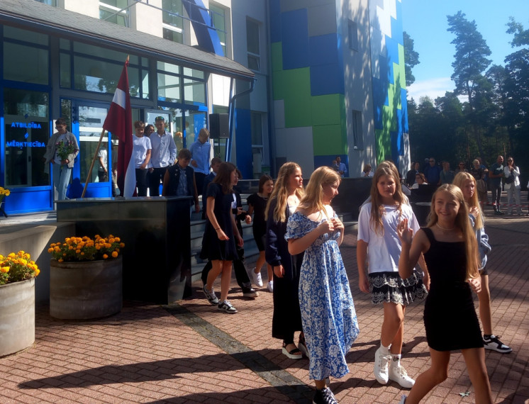 FOTO: Ogres novada skolās sācies jaunais mācību gads