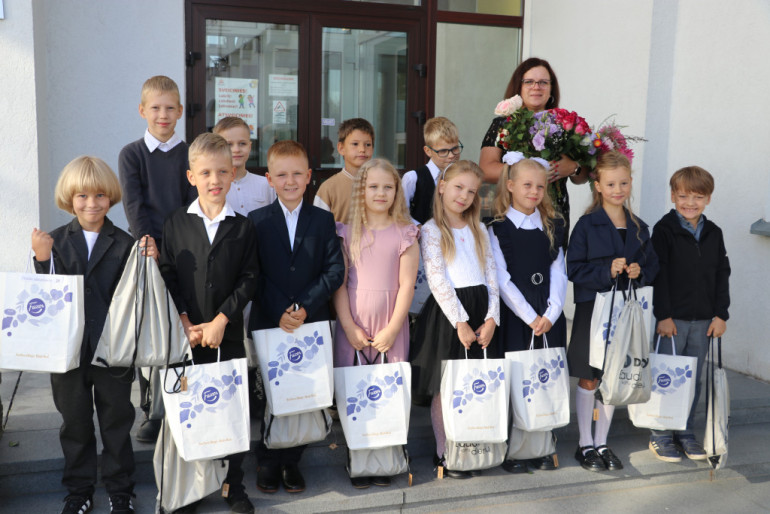 FOTO: Ogres novada skolās sācies jaunais mācību gads