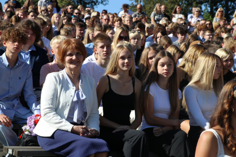 FOTO: Ogres novada skolās sācies jaunais mācību gads
