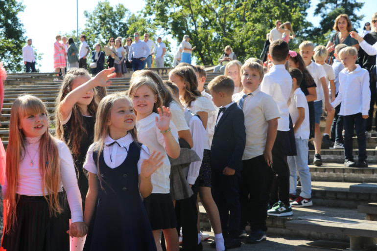 FOTO: Ogres novada skolās sācies jaunais mācību gads