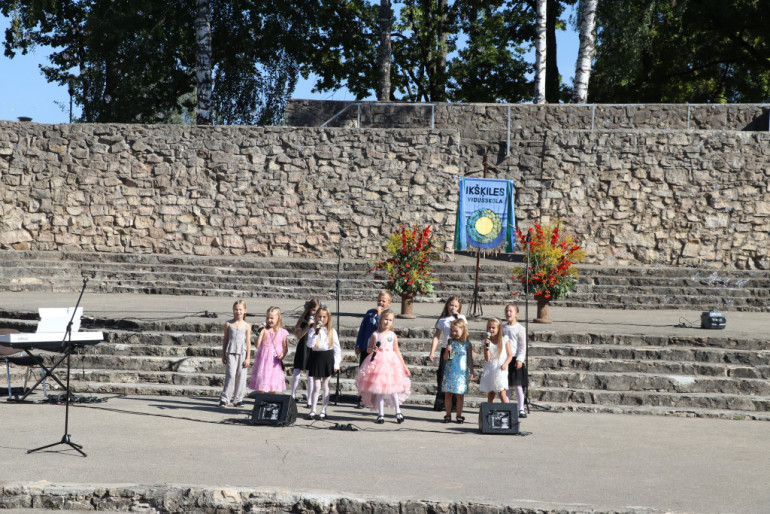 FOTO: Ogres novada skolās sācies jaunais mācību gads