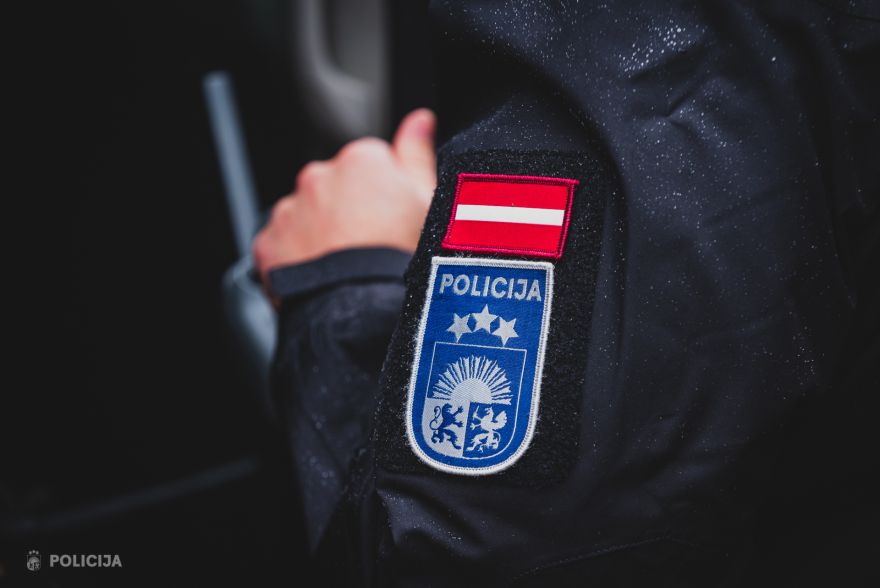 Ikšķilē policistiem jāsavalda agresīva persona