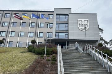 Attēls rakstam: Ogres novada finanšu komitejas sēdē deputāti skalda matus