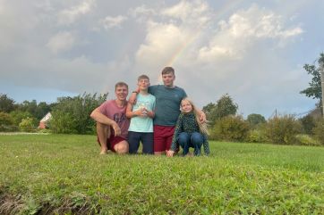 Attēls rakstam: "Es neesmu mamma. Es esmu tētis.” Saruna ar Jāni Andžānu, kurš 6 gadus pēc sievas zaudējuma viens audzina trīs bērnus