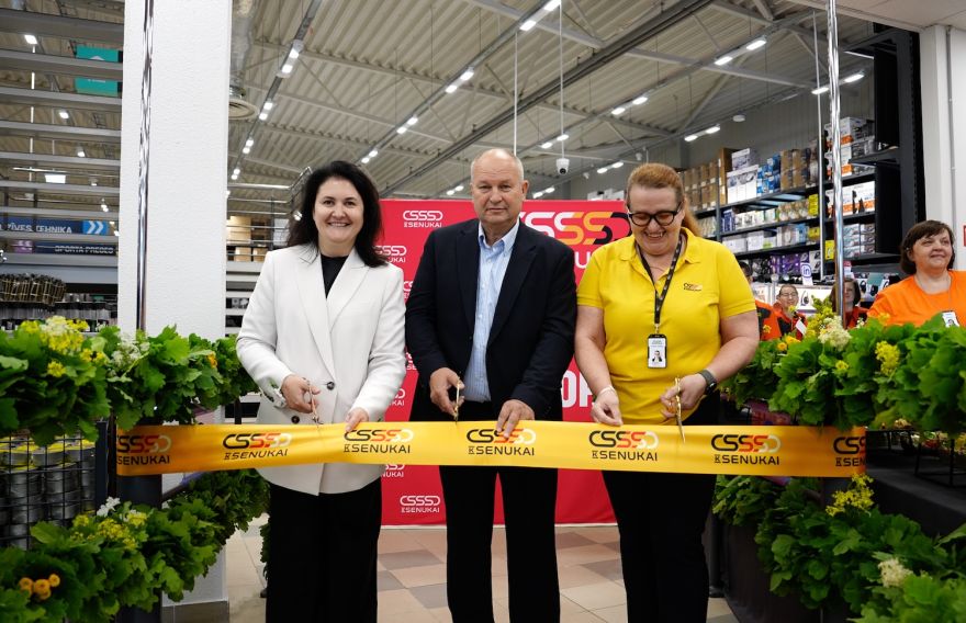 FOTO: Investējot gandrīz 2 miljonus eiro, atvērts jauns "K Senukai" veikals Ogrē