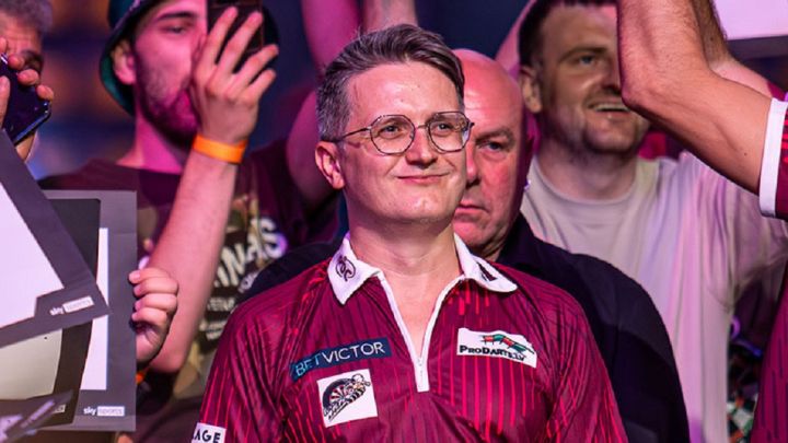 Priekulnieks Razma un ogrēnietis Melderis ar uzvaru sāk Pasaules kausa izcīņu šautriņu mešanā