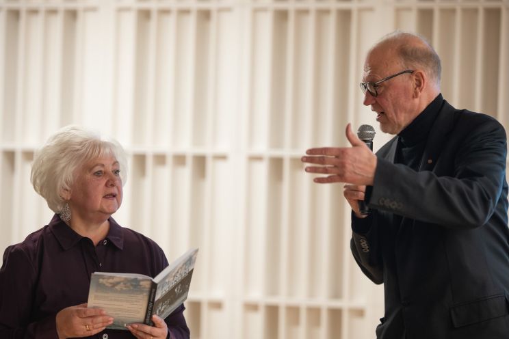 Attēls rakstam: FOTO: Aizvadīti grāmatas “Pērļu zvejnieki Raimonds Pauls un Jānis Peters” atvēršanas svētki