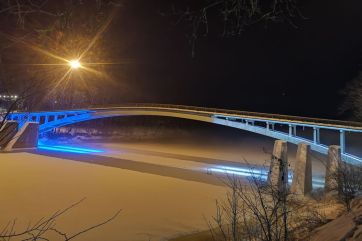 Attēls rakstam: Gājēju tilti Ogrē šovakar iedegsies Igaunijas un Ukrainas karogu krāsās