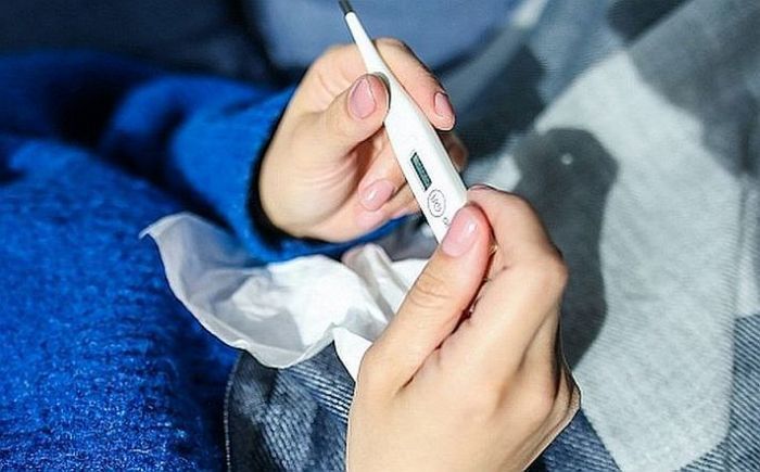 Saslimstība ar gripu Latvijā saglabājas augsta, ar Covid-19 - zemākā kopš sezonas sākuma