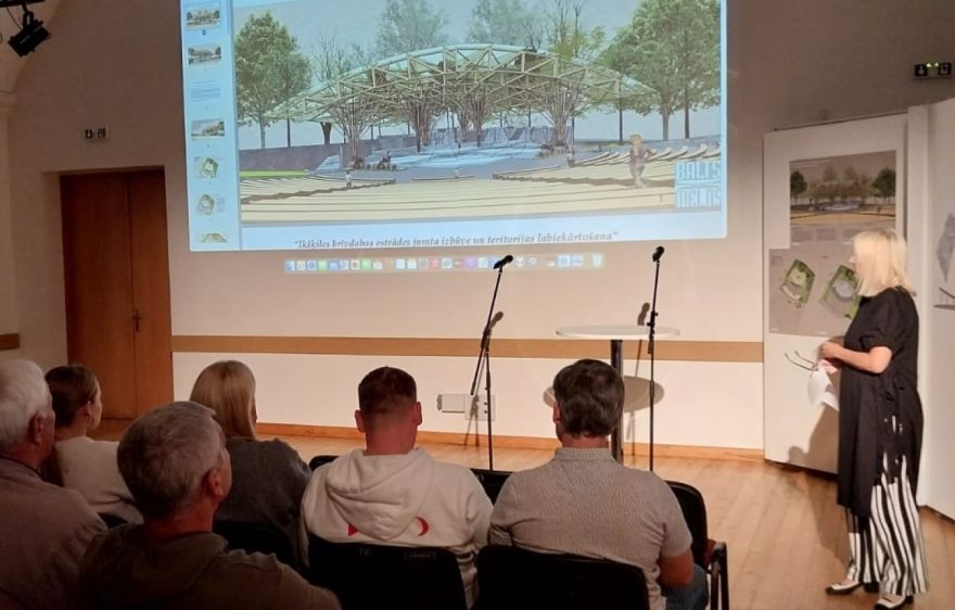 Noritējusi tikšanās par Ikšķiles brīvdabas estrādes jumta izbūvi un teritorijas labiekārtošanu