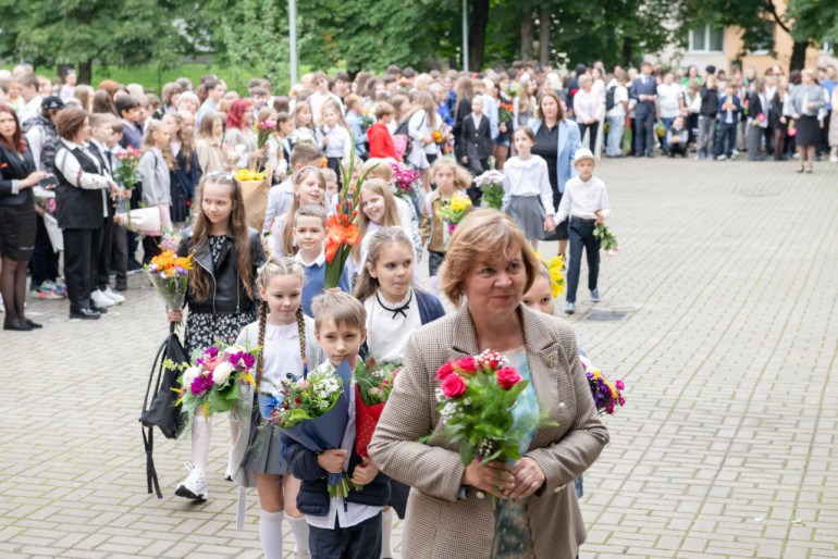FOTO: Ogres novadā jauno mācību gadu sāk vairāk nekā 10 000 bērnu un jauniešu
