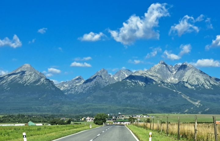 Kad skaidrs mērķis, tad nav tik svarīgi, cik esi ātrs vai lēns, par kalnu pieredzi dalās Zariņu ģimene