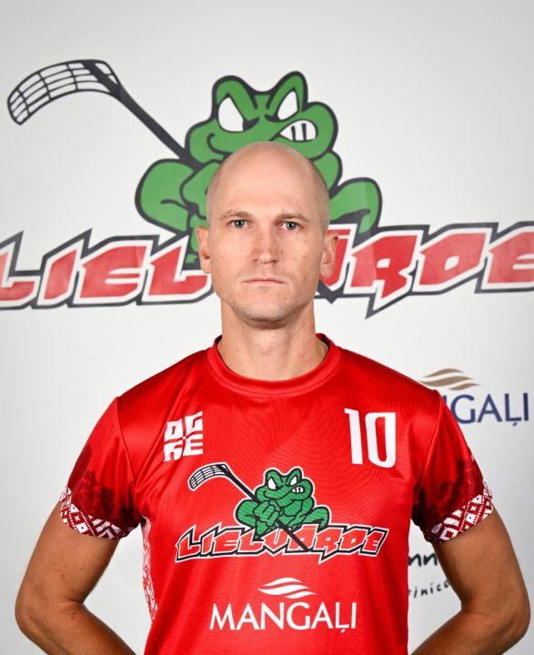 Aivis Kusiņš - florbolists, treneris un virsnieks