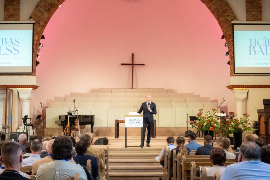 Latvijas baptistu saimi turpinās vadīt Kaspars Šterns, tiek sveikta arī topošā Ikšķiles draudze