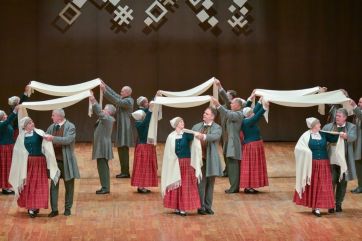 Attēls rakstam: Deju kolektīvu sadancis "Iedejosim pavasari deju dzirnās"